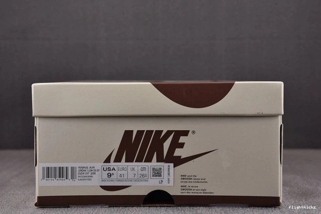 SP x Low DZ4137-206 1 Scott Travis OG AJ 0817